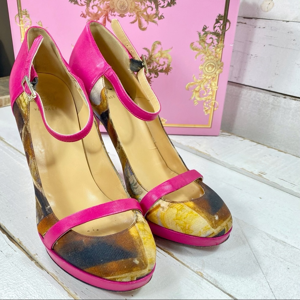 Versace Pink Round-Toe Pumps - Picture 2 of 8